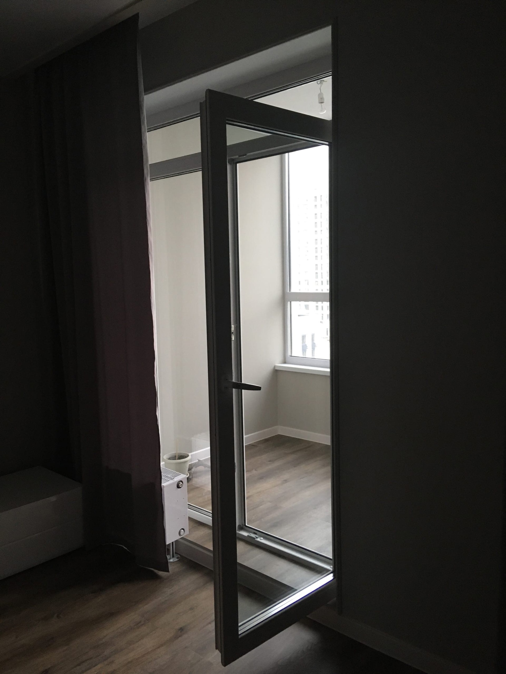 Монтаж пластиковых балконных дверей